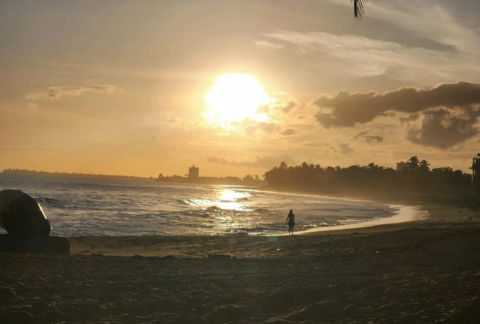 Breathtaking 2-Bedroom Beachside Apartment San Juan