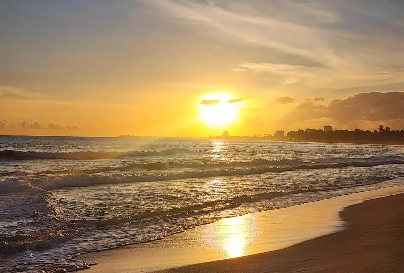 Breathtaking 2-Bedroom Beachside Apartment San Juan
